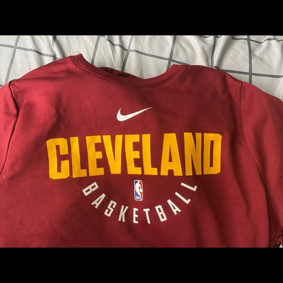 cleveland cavaliers sweatshirt - Picture 2 of 5
